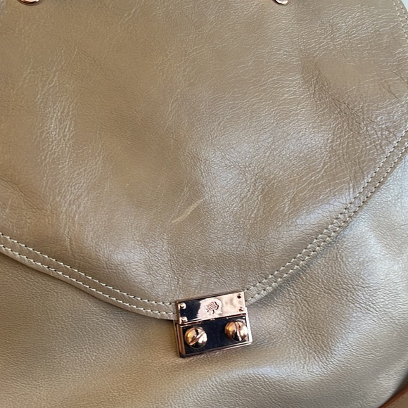 Elegant Cream Genuine Leather Handbag - Picture 5 of 11